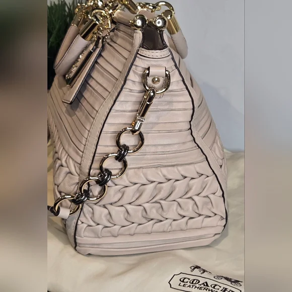 Coach Madison Caroline Satchel - Picture 3 of 16